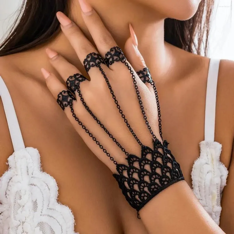 Bangle Creative Vintage Black Lace Finger Wrist Chain Rings Bracelets For Women Metal Connecting Hand Harness Bangles Christmas Jewelry