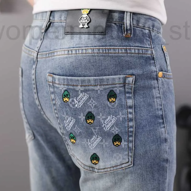 Designer de jeans masculin mode européen simple slim ajustement pour 2023 printemps / été nouveau pantalon ft décontracté brodé x63U 69k7