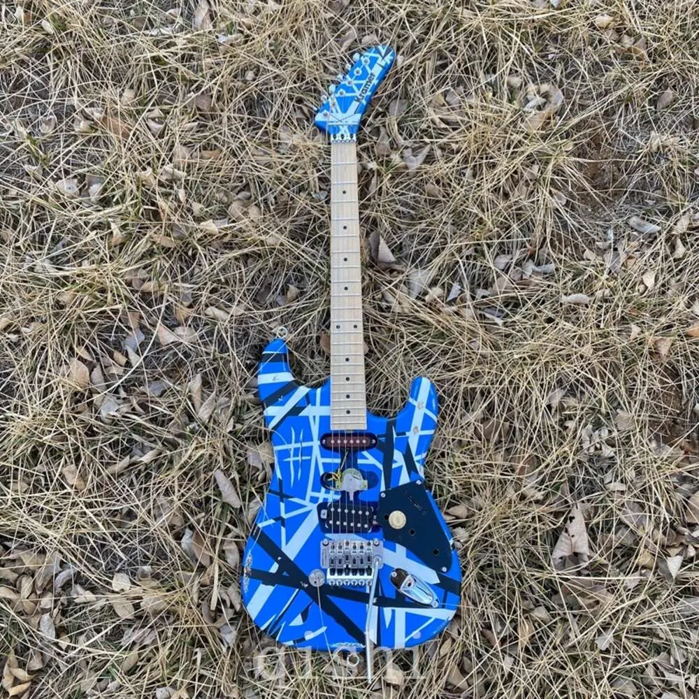Eddie Van Halen Fran K Tunga Relic Electric Guitar Blue Body dekorerad med svartvita ränder gratis frakt