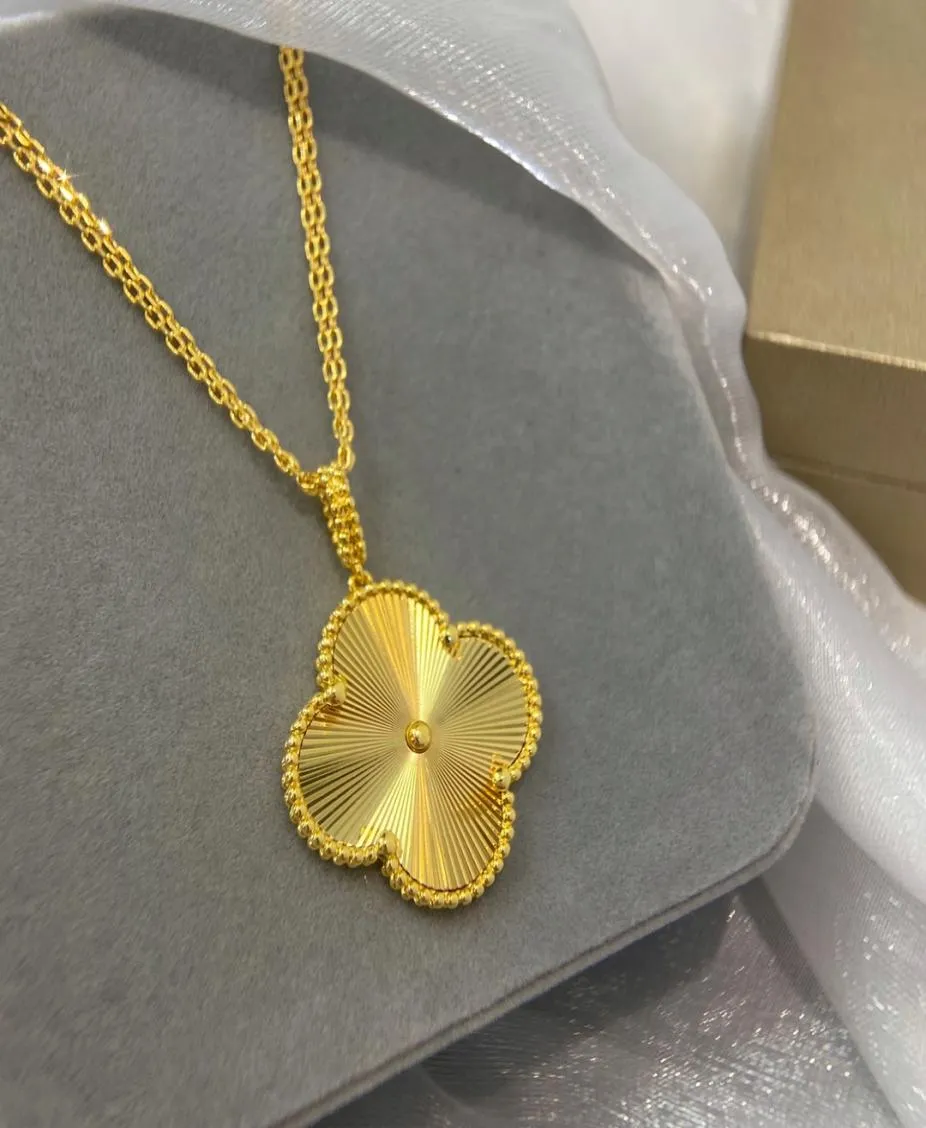 Designer halsband stor blommig graverad fyrbladklöver stor 90 cm fyra säsonger mångsidiga kvinnor 18k guld smycken mogna beauul7569727