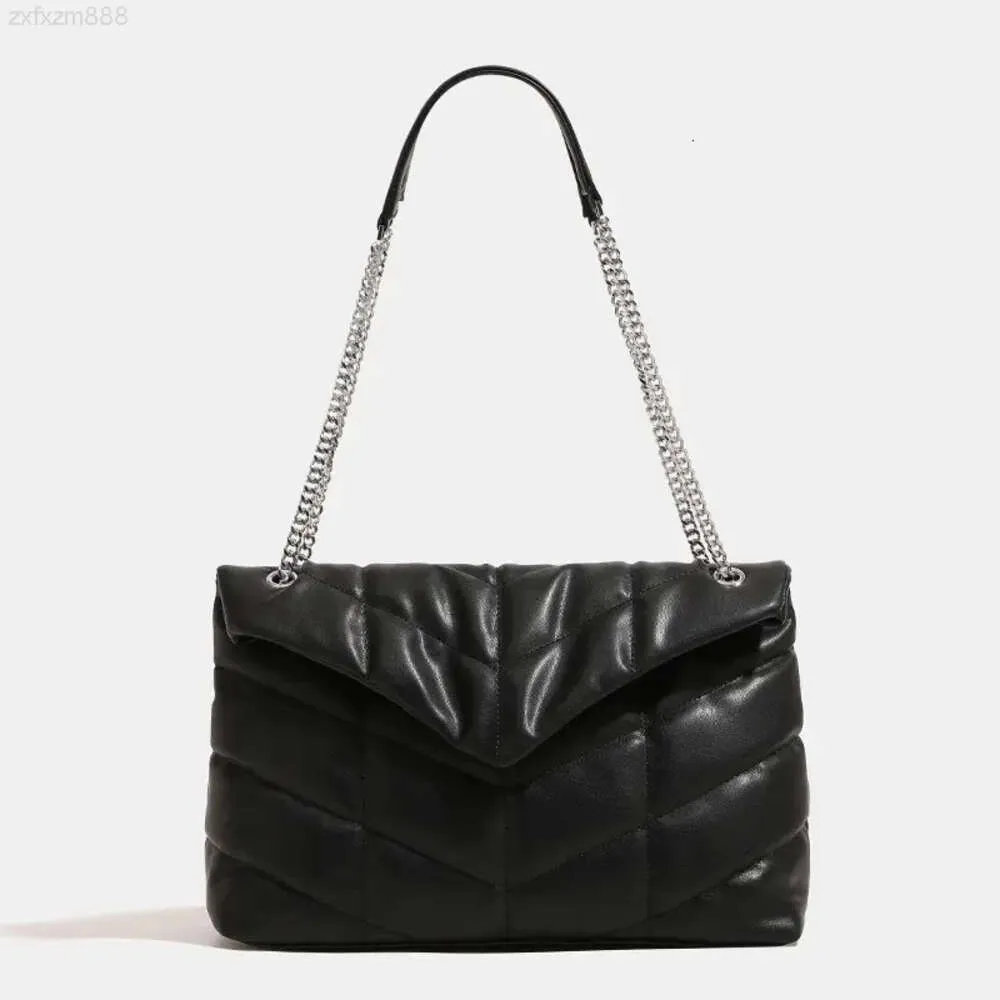 2024 Hot Style High Capacity Chain Soft Leather Flip Mailman Bag Crossbody Women Shoulder Charm Simple