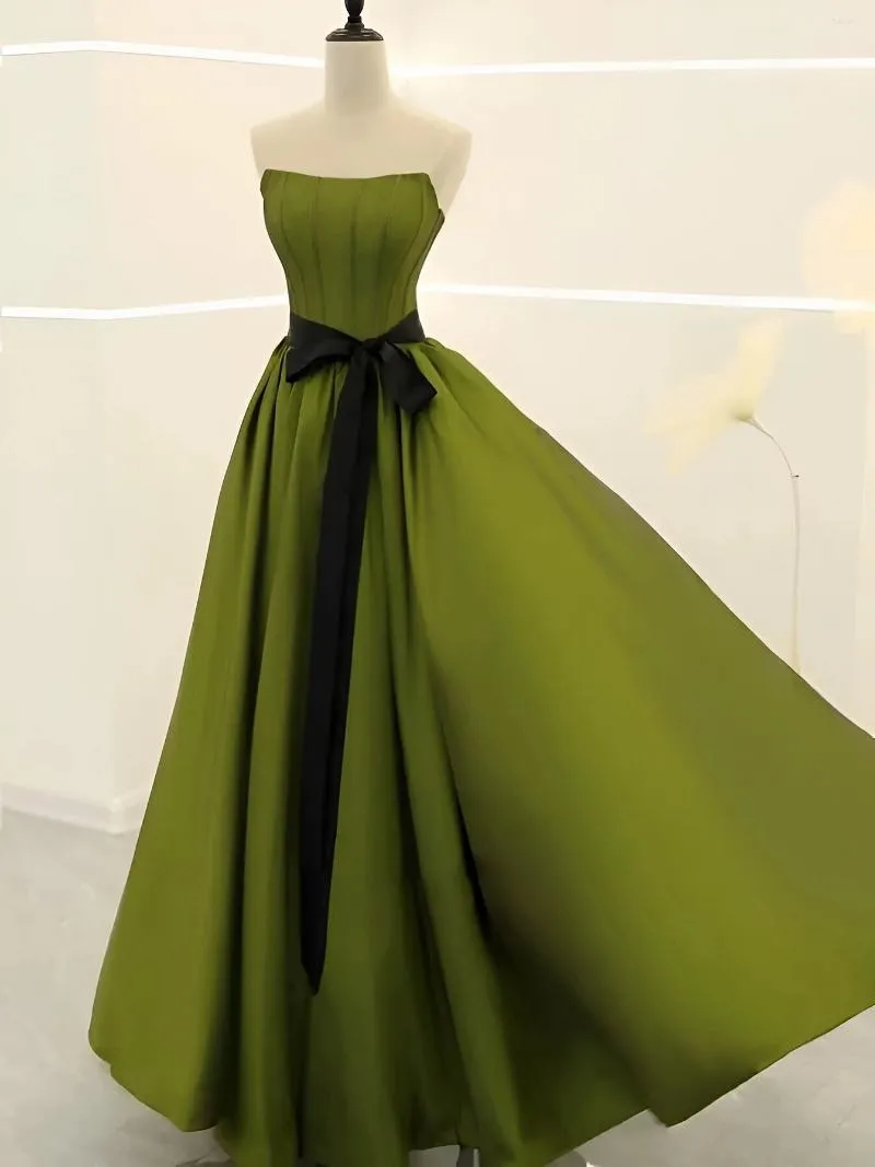 Parti Elbiseleri Yeşil Kolsuz Balo Koyu Şerit Yay Floor-To Backless Gelin Tost Töreni Ev Sahibi Akşam resmi önlükleri