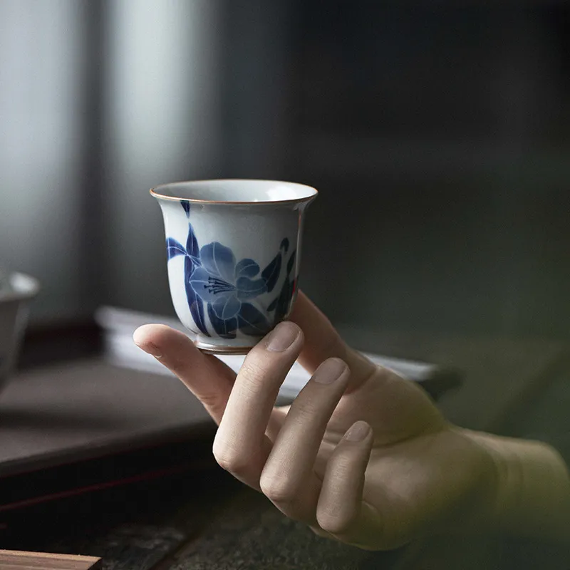 2PC/Conjunto Under Glaze Blue e White Ceramic Tea Copo pintado à mão Lily Art TEACUP VELHO ANTIGO PUER PUER CUR