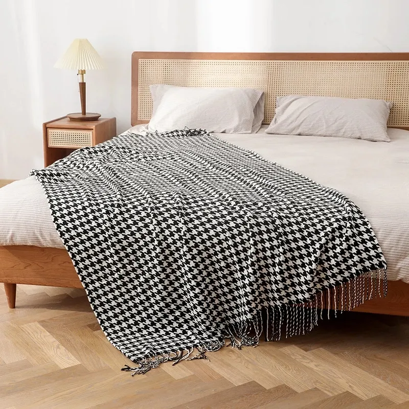 Modern Simple Throwd Deken Zwart -wit Houndstooth Decor Sofa Deken Homestay Hotel Bed handdoek Bedvlag Zachte sjaal Tassel