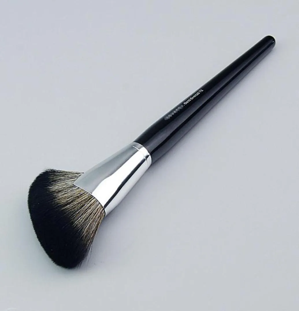 Pro Demi Fan Makeup Brush 72 Featherweight Soft Bristle Seamless Setting Powder Cosmetics Brush Beauty Tools8100863