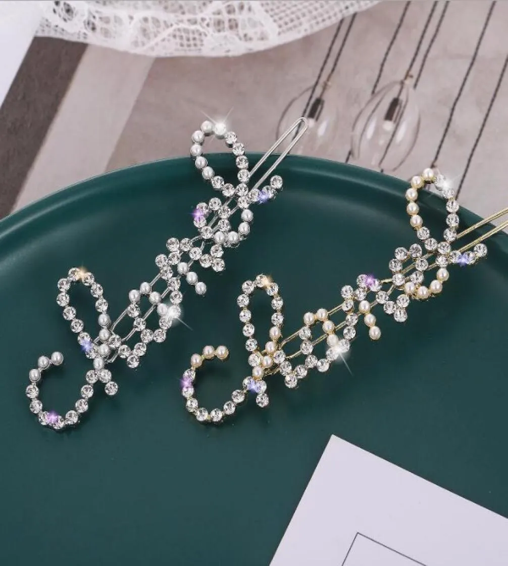 2Pic Fashion Hair Pins Pearl Hairpin Personality Creative Private Private Custom English Nome Pearls Side Clip Mix e abbina AAA606383107