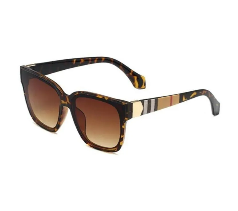 Summer Man Plastic Cycling Fashion occhiali da sole classici occhiali da sole in stile Donne UV Square Glas Ses Men Beach Sunglass Dr1499136