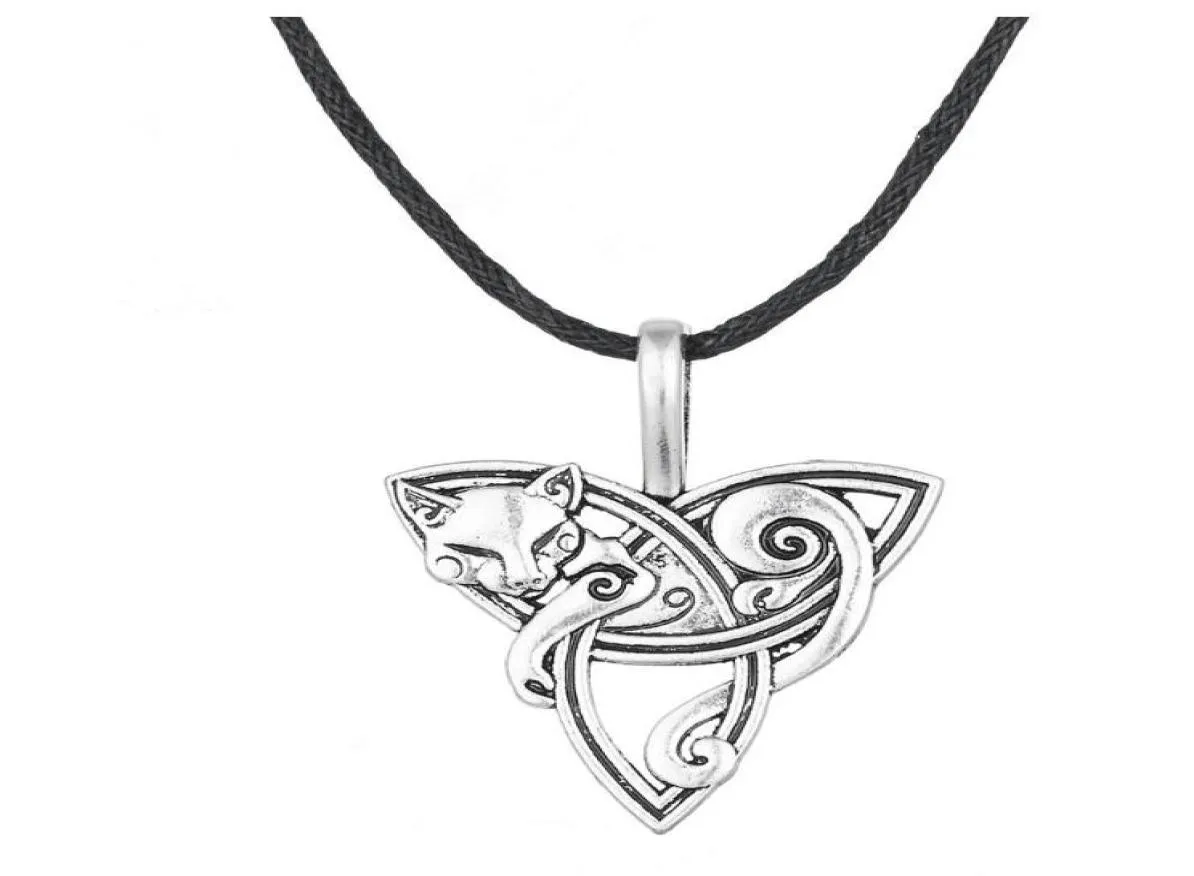 JF064 Viking Vintage Religiöses Tier Fuchs Charm Triangle Hohlheizheize Frauen Halskette Amulett Seil Halsketten Whole9329384