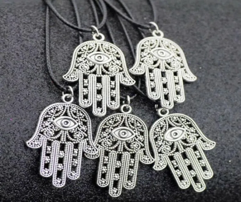 Bijoux Lots entiers 50pcs vintage Lucky Alloy Fatima Hand Hamsa Pendants Charms Amulet Evil Eye Colliers Gift For Men Women HJ1059486