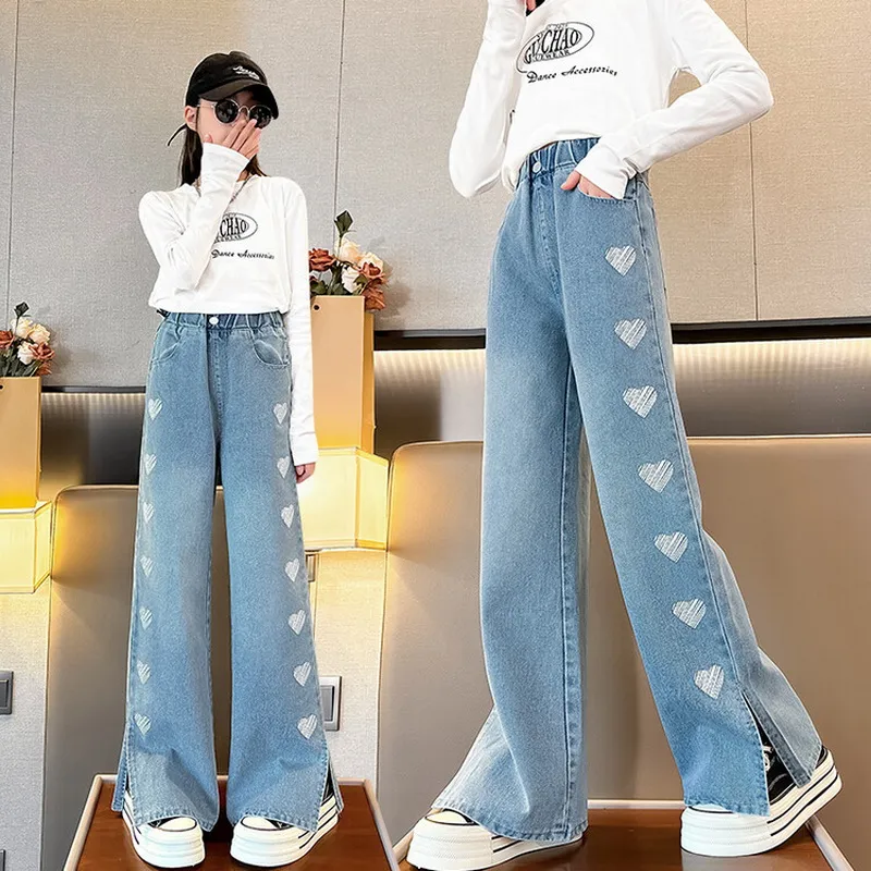 Girls Spring & Autumn Blue Denim Jeans with Heart Print, Loose Fit
