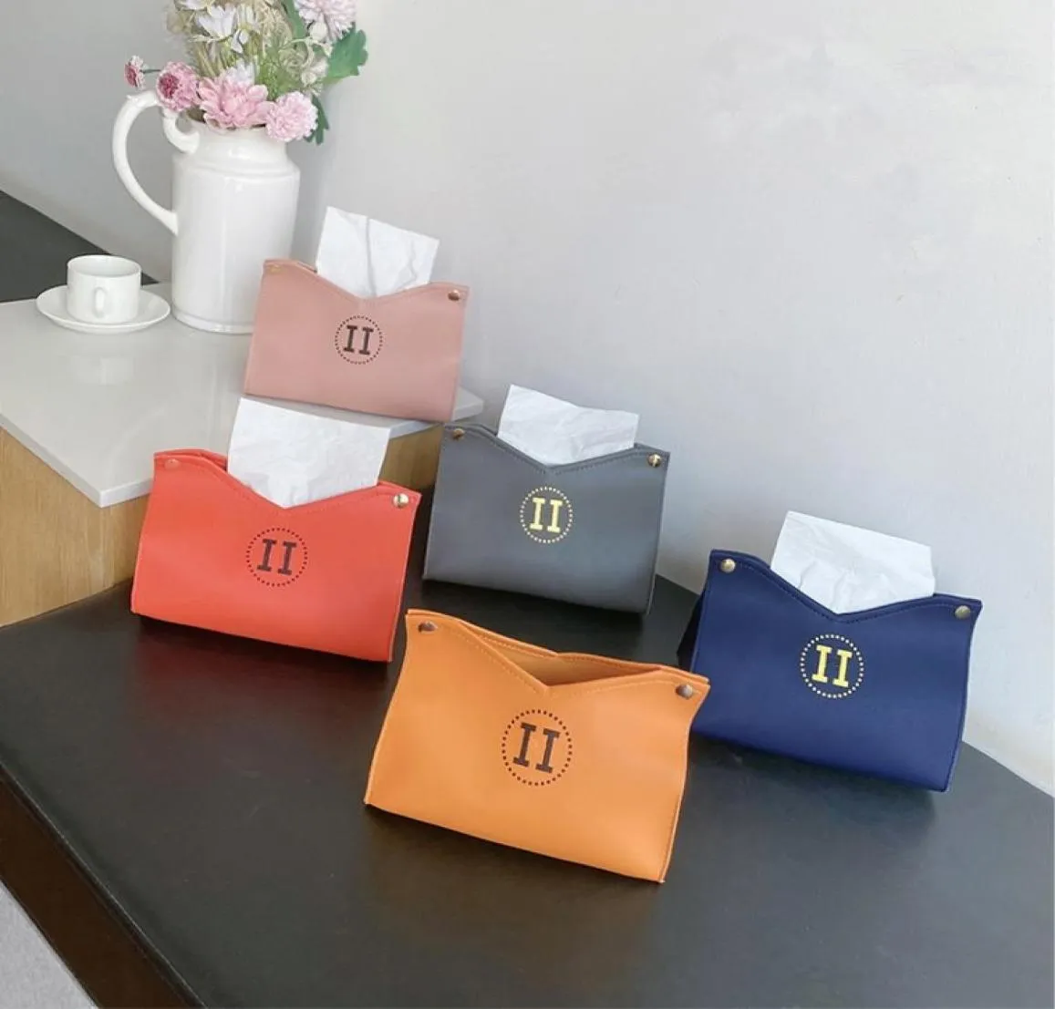 Fashion Leather Tissues Box Luxury Designer Tissue Boxes Classic Brand High Quality Home Table Decoration Kitchen Dining Decor NAP9418316