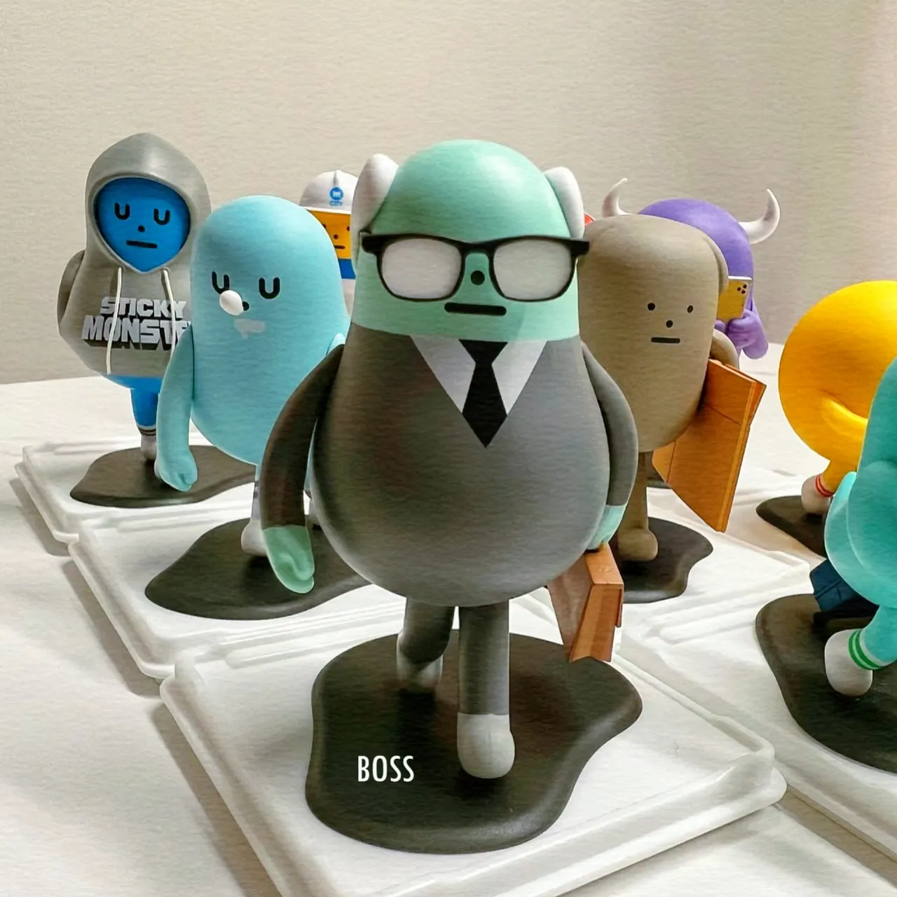 POPMART sticky monster lab フィギュア スポーツシリーズ