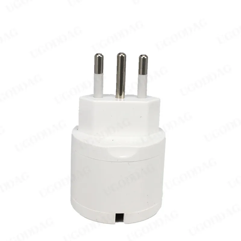 Bouche européenne de l'UE en Italie Standard Power Adapter Socket 10A Travel Converter AC 110 ~ 250V PUIGNE PLIGNE