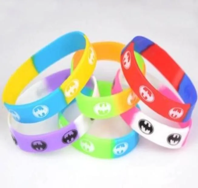 2015 Nouveau 100pcs Batman Silicone bracelet bracelet Cartoon cosplay fête multicolor sport bracelet 7853700