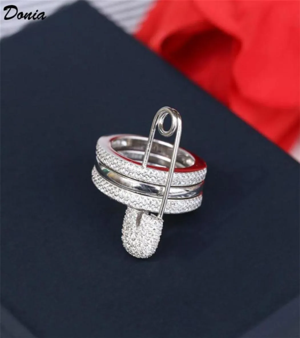 Donia Jewelry Luxury Ring exagérée en cuivre à trois plans en cuivre plein de zircons Gifts de créateur créatif européen et américain244G1402299
