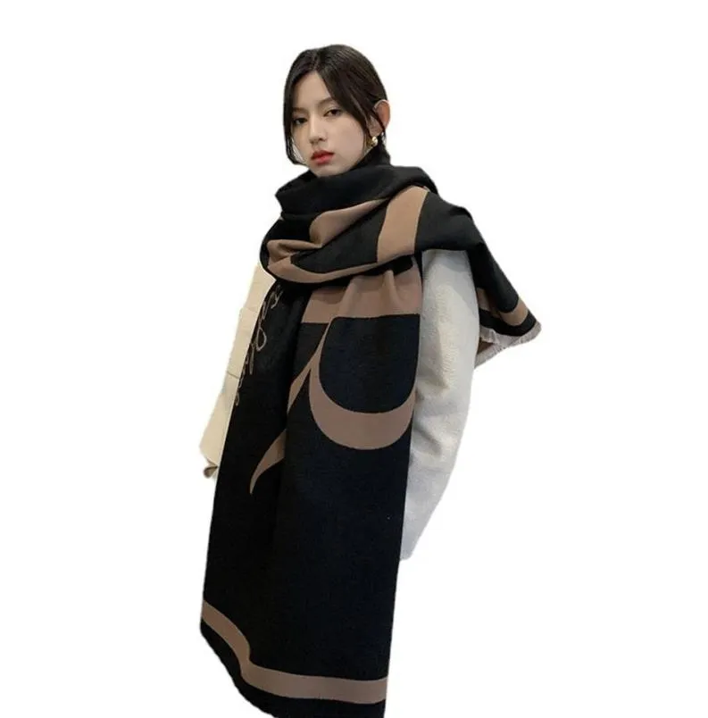 Autumn and Winter New Artificial Cashmere Scarf Womens Thicked Borsted Shawl 320g Cashmere Scarf Versatile Student Scarf216H1891672