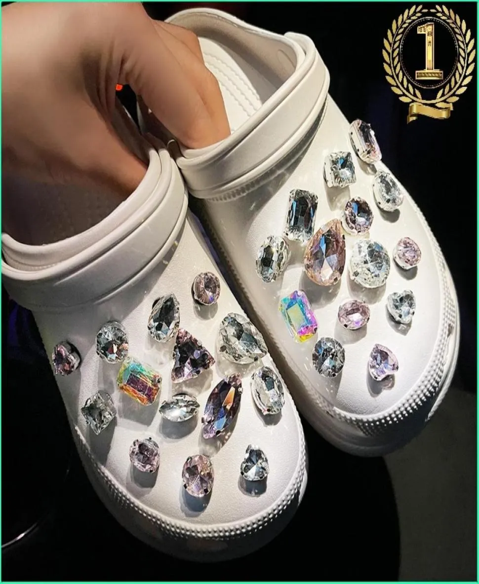 AB Fancy Diamond Charms Designer Bling Rhinestone Shoe Decoration Charm för jibs barn pojkar kvinnor flickor gåva6492454