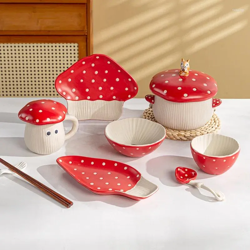 Piatti rossi insalata di zuppe a forma di funghi noodles ciotola dessert pasta antipasto da portata porta portatore decorativo ceramica kawaii ceramica