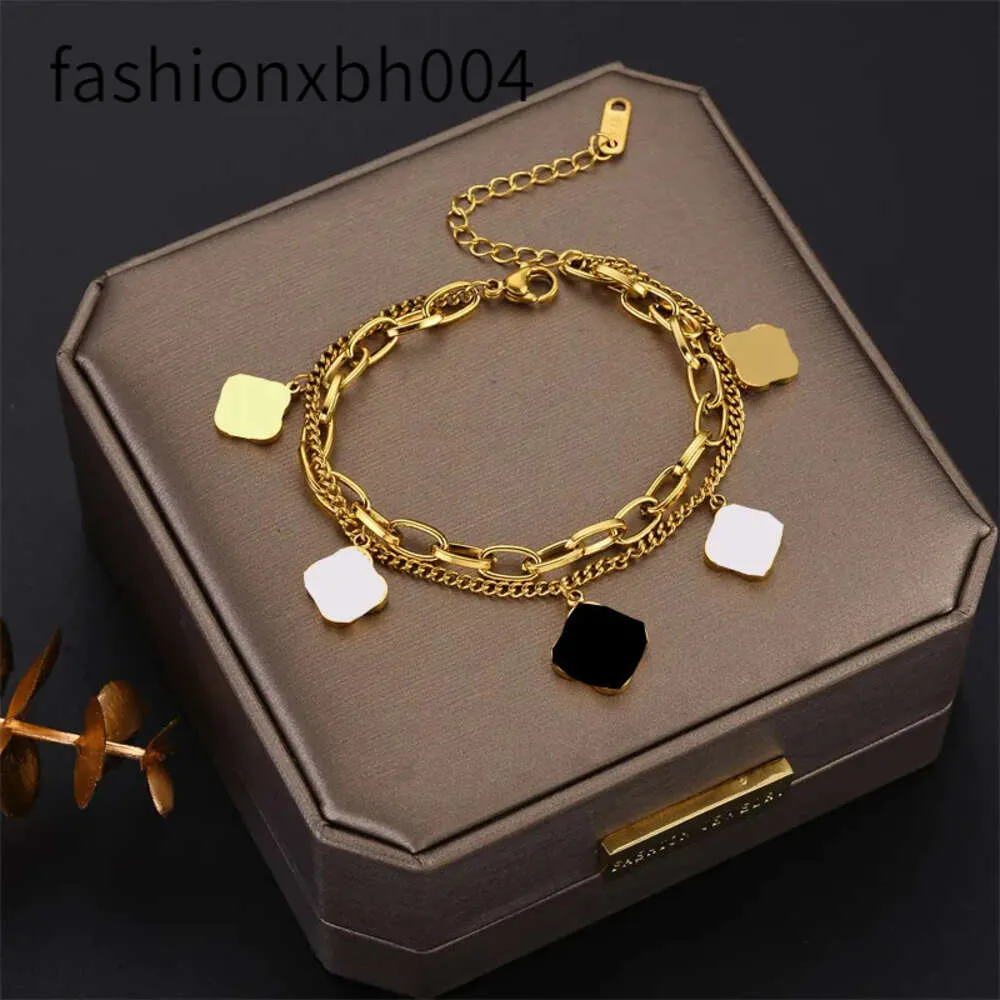 Designer Bracelet Four Leaf Clover Charmarmbanden Elegant Fashion Gold Agate Shell Chain Mother Girls Girls Paar vakantie Verjaardagsfeestjes Geschenken2024