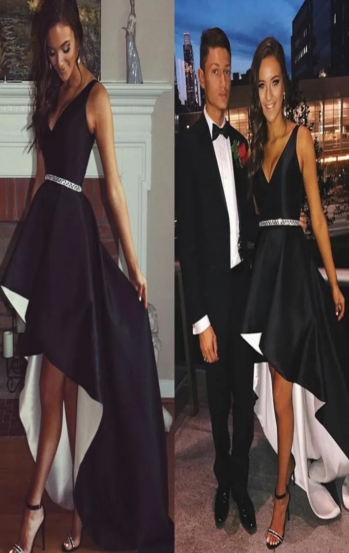 Black White High Low Satin Prom Dresses V Neck 2018 Fashion Hi Lo Party Dresses Enkla formella klänningar Kvällsklänningar Fast 5744190