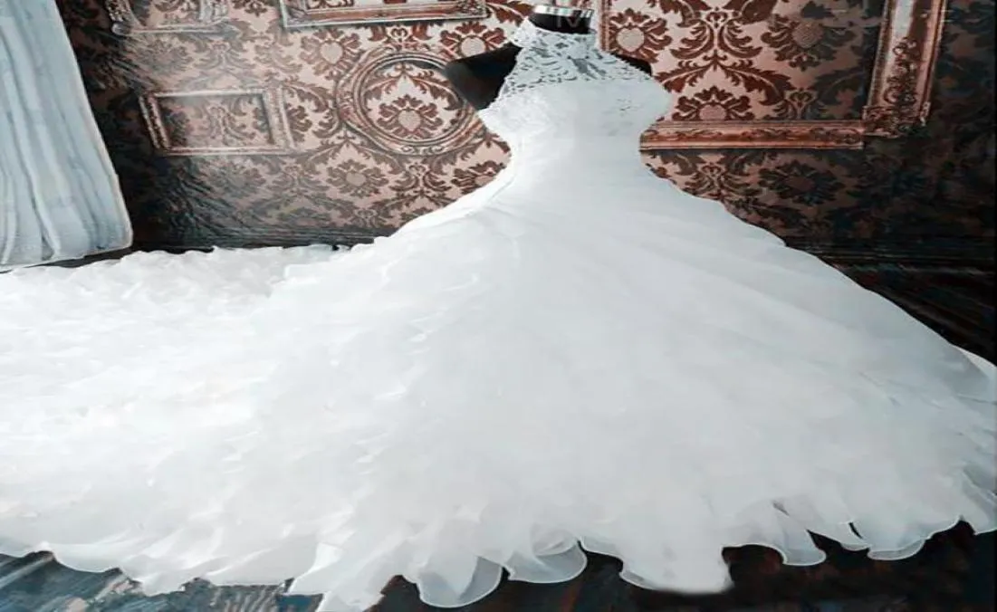 흰색 화려한 신부 가운 레이스 고삐 웨딩 드레스 계층화 된 스커트 긴 기차 플러스 크기 크기의 볼 가운 웨딩 드레스 vesidos de nov3551641