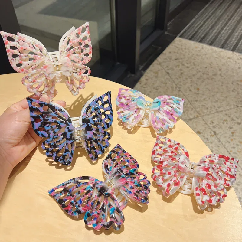 Femmes Extra Large Butterfly Hair Claw Clips Hollow Geometric Claw Clip Barrettes For Girls Hair Accessoires pour les femmes