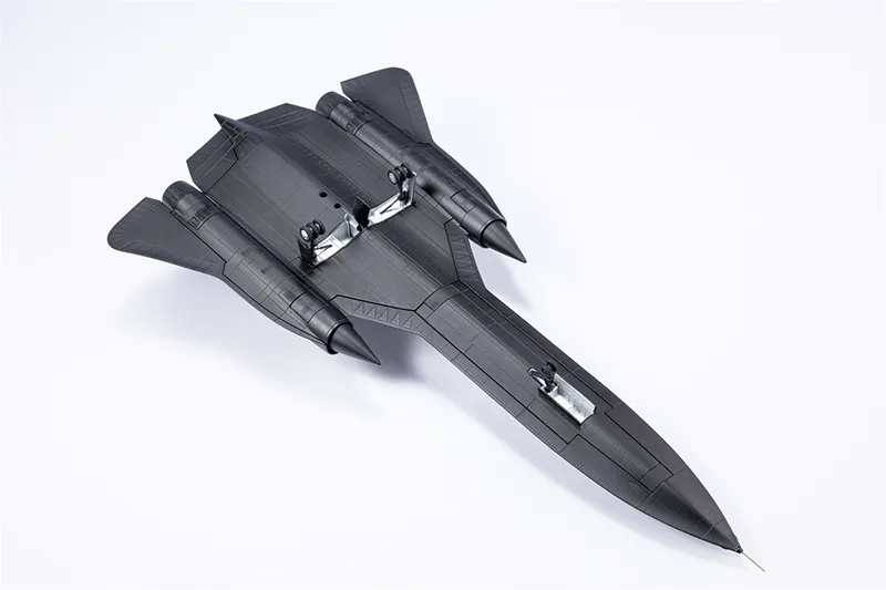 ダイキャスト合金1/72スケールアメリカンSR71ブラックバード戦略偵察航空機モデル玩具大人のファン収集可能なお土産
