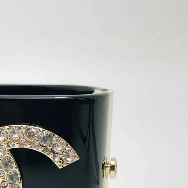 CH Designer Bangle For Woman Womens handled lämplig 16 17 18 cm armband armband lyx varumärke officiell replika premium gåva vårspänne 007 ytxy