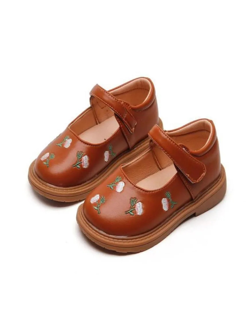 Filles Princess Shoes Baby Sneakers 2022 Printemps Automne broderie pour enfants Chaussures en cuir British Style Student Shoe3719755
