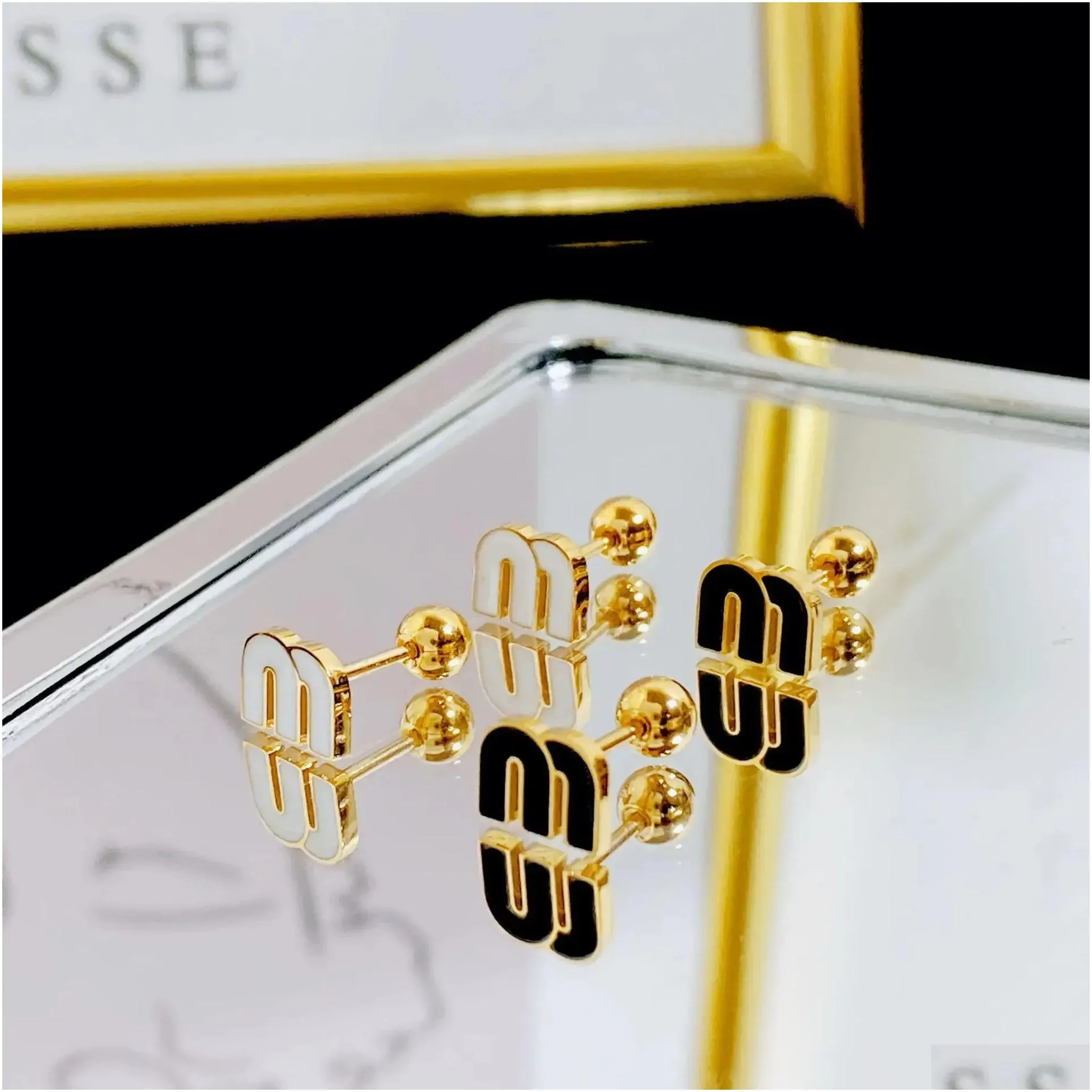 Stainless Steel Letter M Luxury Designer Stud Earrings for Women Fashion Brand Jewelry Delicate Cute Tiny Earring Earings Ear Rings