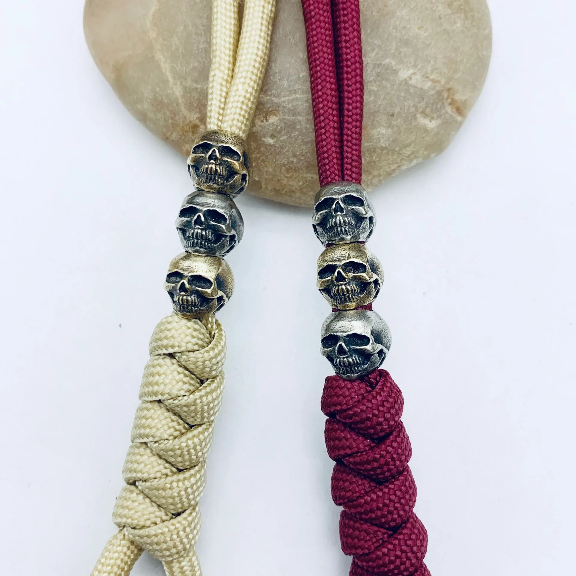 Paracord Keychains: EDC Skull Bead Pendant For Knife Lanyard