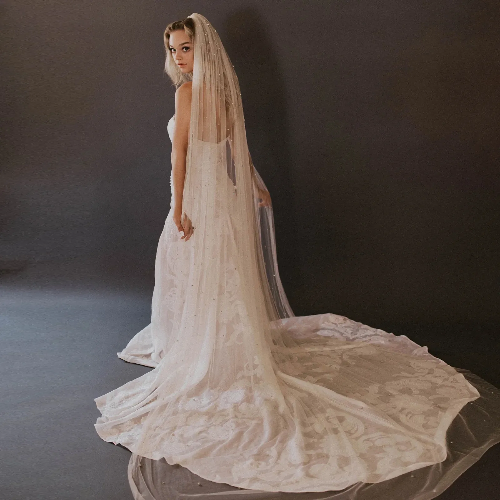 New 1 tier rhinestone & lace veil with comb EllieWely 1 Tier Chapel Length 3 M(118 inch) Sequin Lace  main image 2