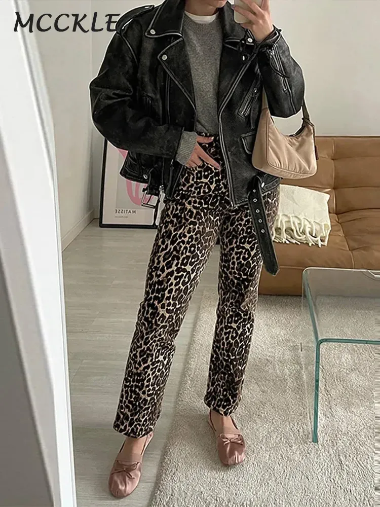 Leopardendruck Jeanshose Frauen elegant Slim Button Reißverschlussbleistifthose 2024 Frühlingsdame Kleidung Outwear 240328