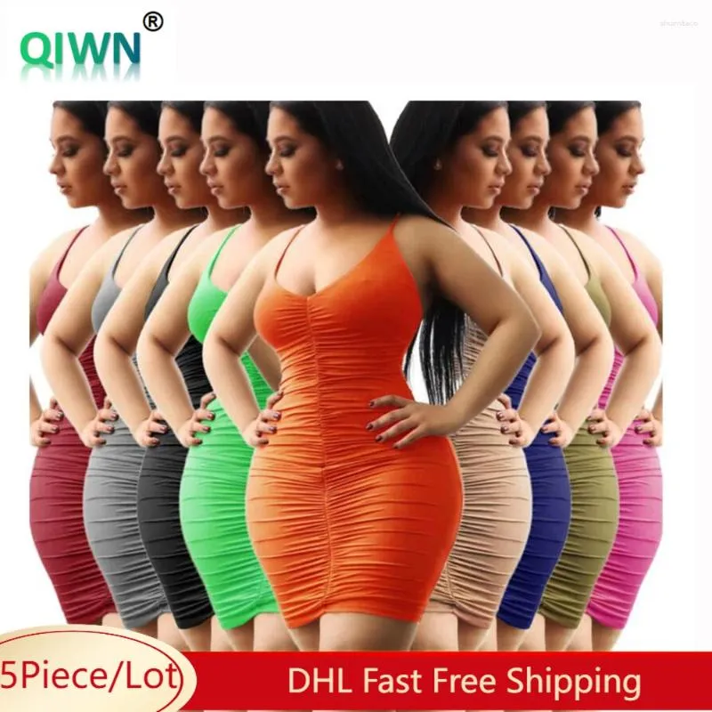 Robes décontractées 5pcs objets en vrac Femmes en gros Habillage Spaghetti Spaghetti Mini Bodycon Summer Solid Pleeted Party Nighclub 8151