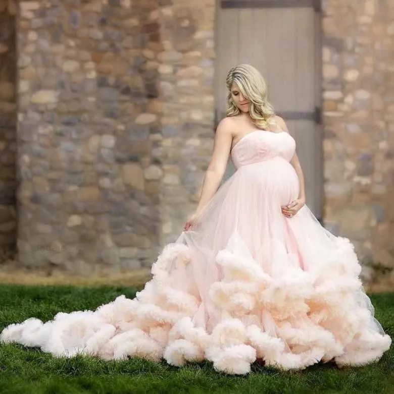 ピンクマタニティロングクラウドストラップレス妊娠妊娠ドレス豪華なロングトレインプラスサイズのブライダルガウン西カントリーウェディングドレス