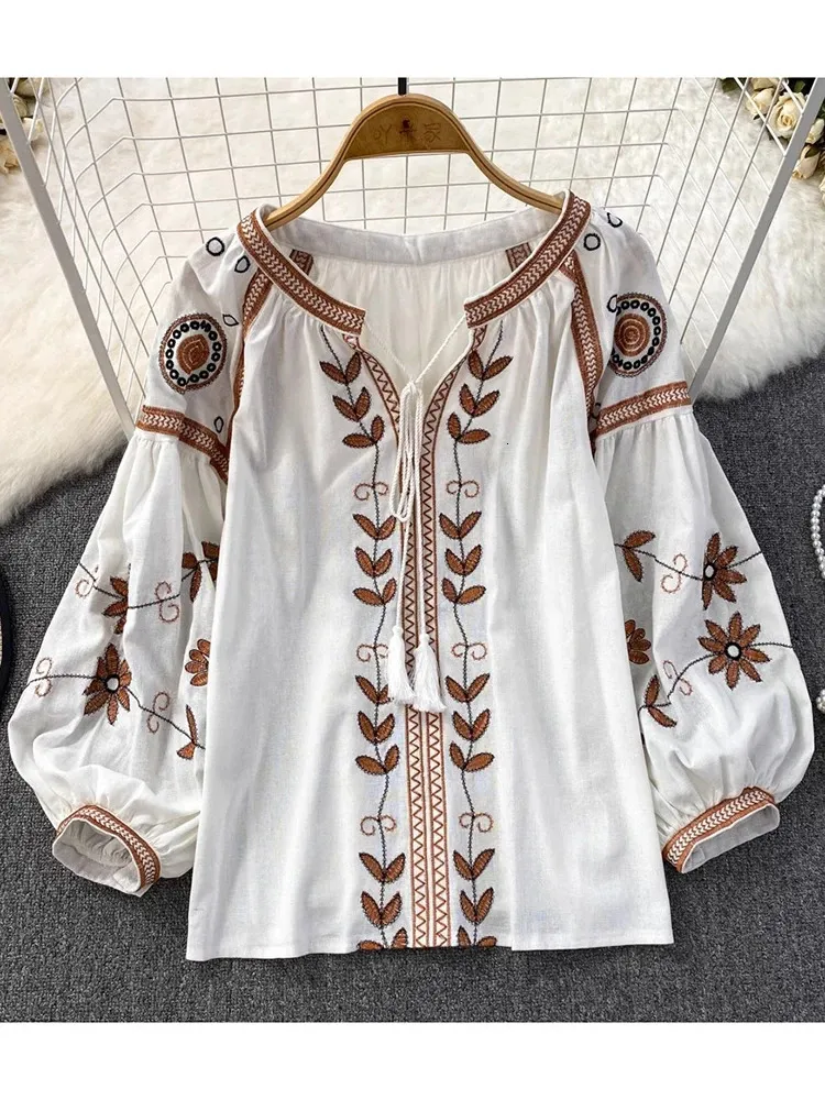 Women Spring Blouse Vintage Ethnic Style Long Sleeve Round Neck Loose Embroidered Cotton Linen Pullover Shirt Casual Top 240412