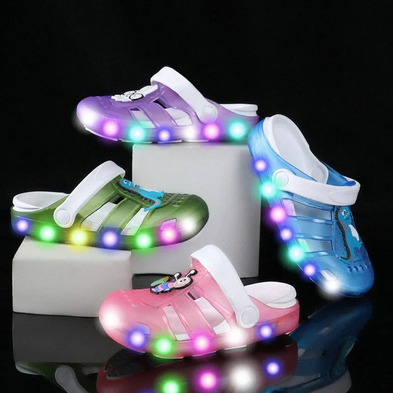 Kids Slides Led Lights Pantoffers Strand Sandalen Schnallen im Freien Sneakers Schuhgröße 20-35 L0XA#