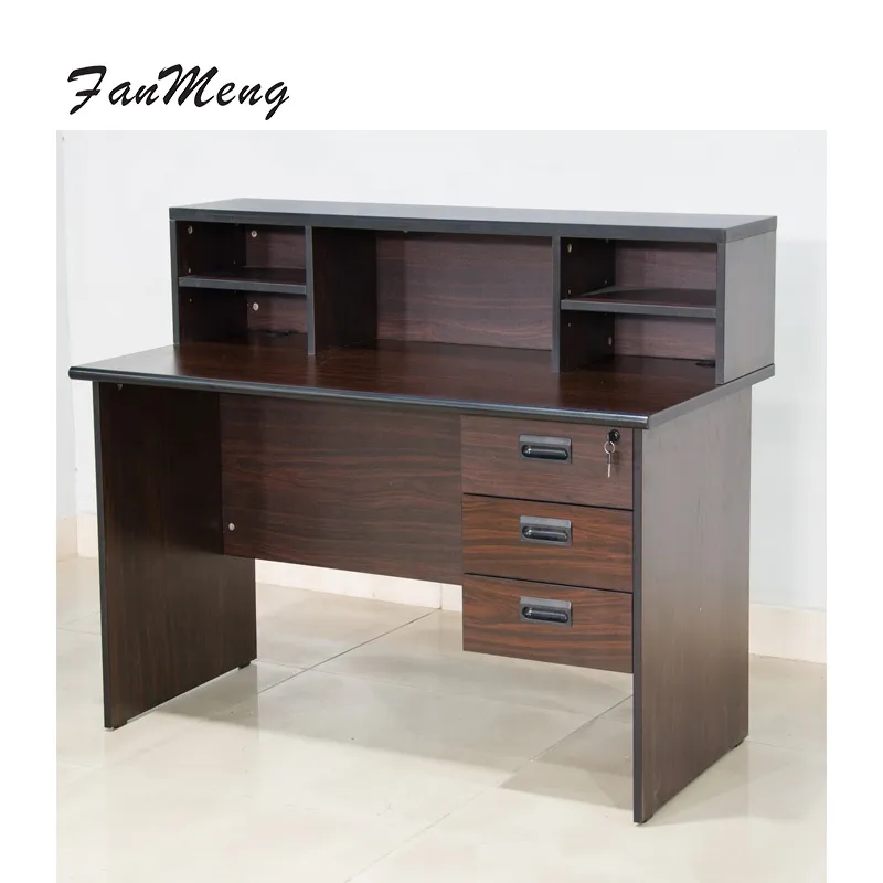 Modern Executive Wooden Office Desk Durable Spacious and Designed for Productivity
