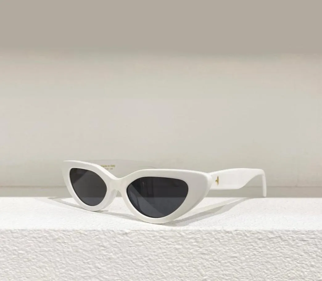 Designer Cateye Solglasögon för kvinnor White Grey Lens Sun Glasses UV400 Prodection Eyewear4488786