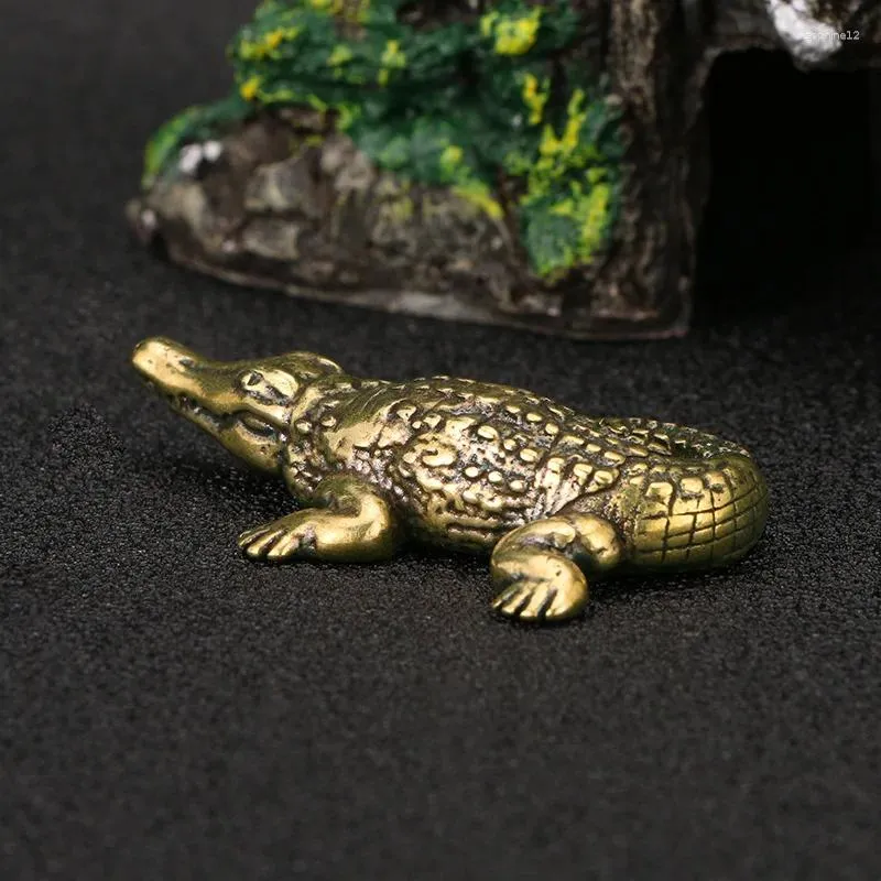 Decoratieve beeldjes Brass Alligator Miniatures Home Decoratie Antiek koper Statue Desktop Ornament Tea Pet Collection Crafts