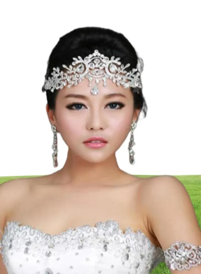 Mariage à la mode coiffures nuptiales Crystal Rignestone Diamond Front Hair Accessoires Tassel Band Crown Tiara Princess Headpie1087796
