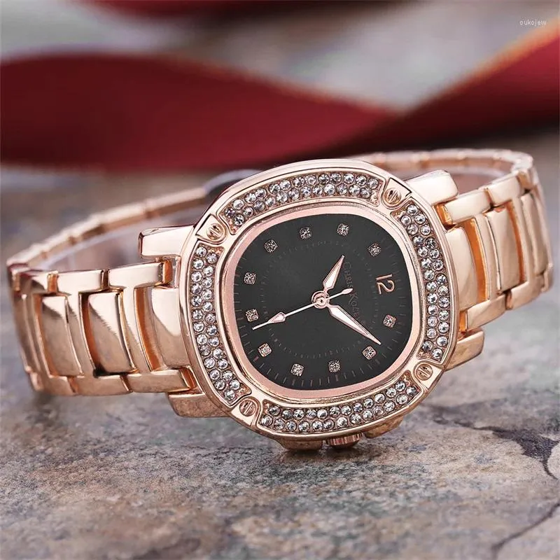 Нарученные часы Высококачественные световые женские часы модные бриллианты. Алмазные часы Quartz Watch Black Dial Mineral Glass Mirror