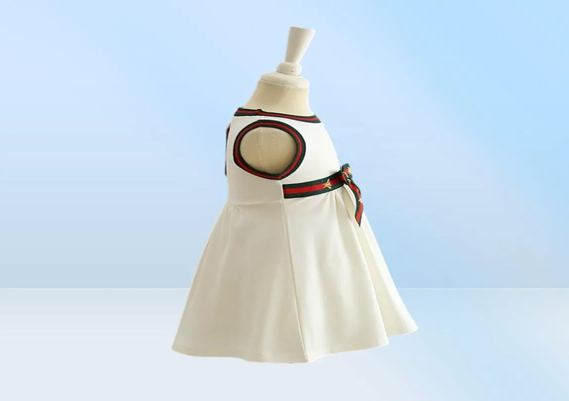Tasarımcı Çizgili Yay Yelek Elbiseleri 2021 Yaz Kız Arı İşlemeli Pileli Elbise Tiz Tarzı Çocuklar Roman Pamuk Giyim A62381800468