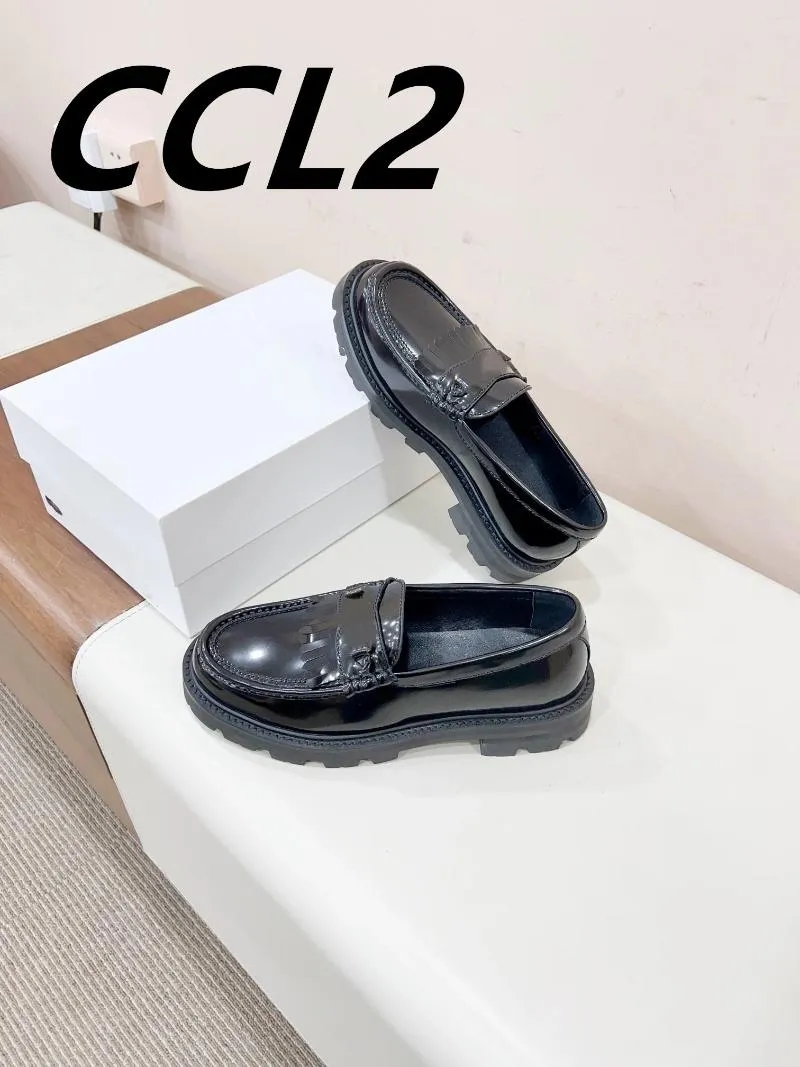 Chaussures décontractées Howde en cuir mocassins avec bords ouverts