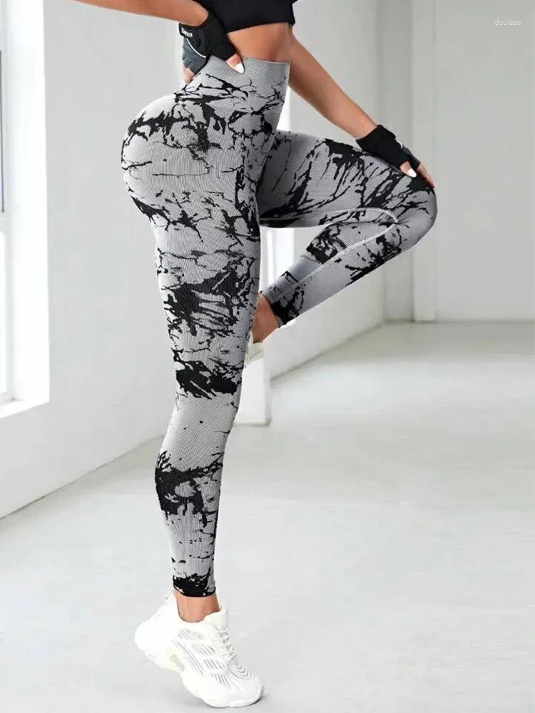 Active Pants Chleiisure płynny Jacquard Yoga Elastic Bulift Scrunt Trening Rajstopy Kobiety Slim Sport Leggins Fitness