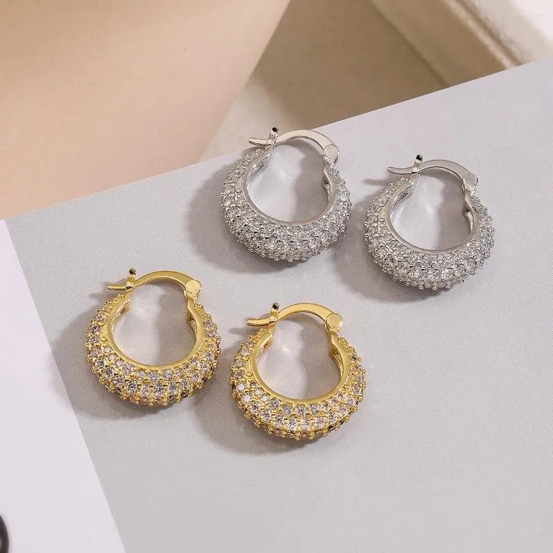 Hoop-Ohrringe Europäische und amerikanische Modetrends Exquisites Kupfer Zirkon Geometrischer weiblicher Ins Nische Personalisierte High-End