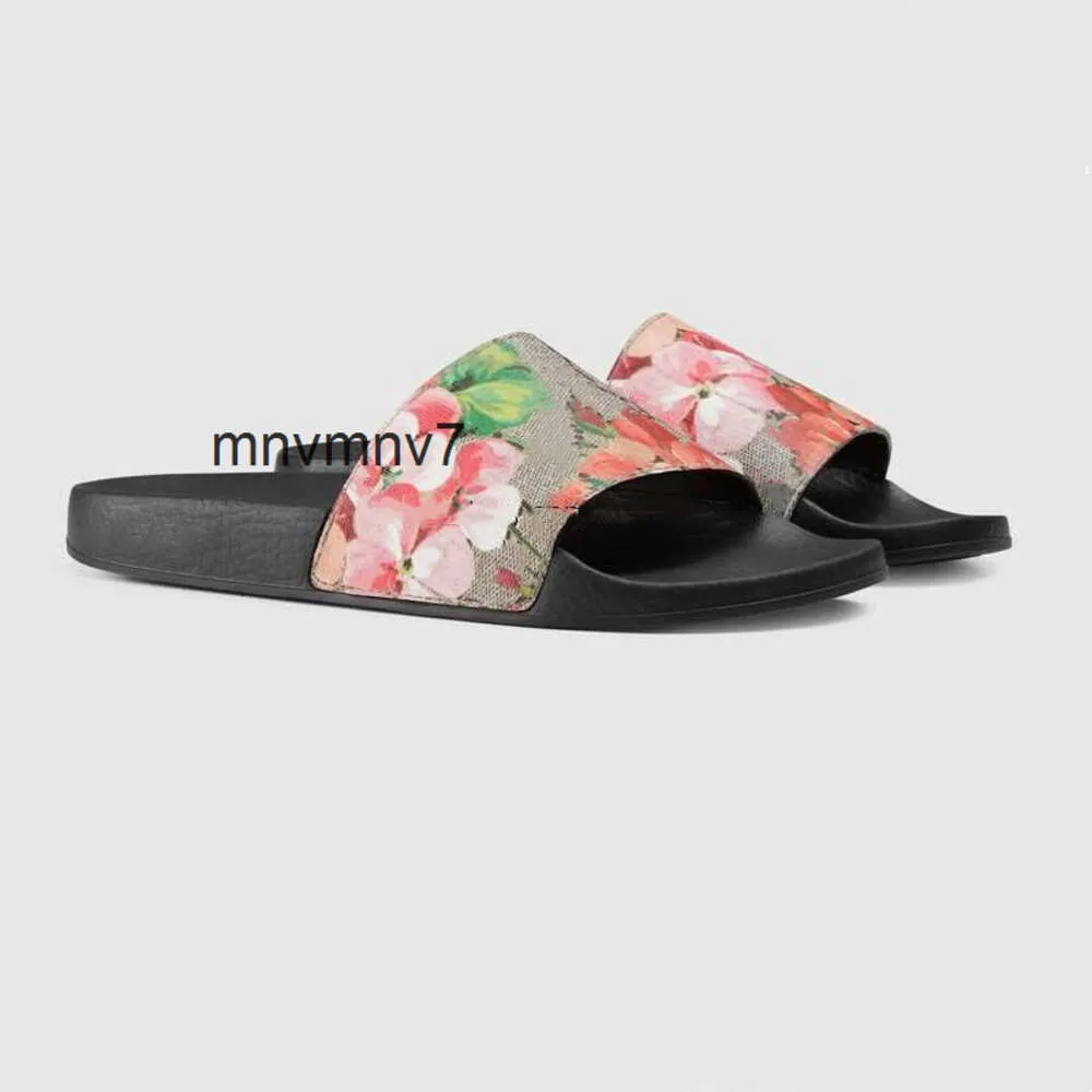 Flat Women Tiger Gglies Slajd Sandal Gu Slipper Designer Gicci Snake Summer Wide Men Men Slipper Rozmiar 35-45 Pszczoły Druku