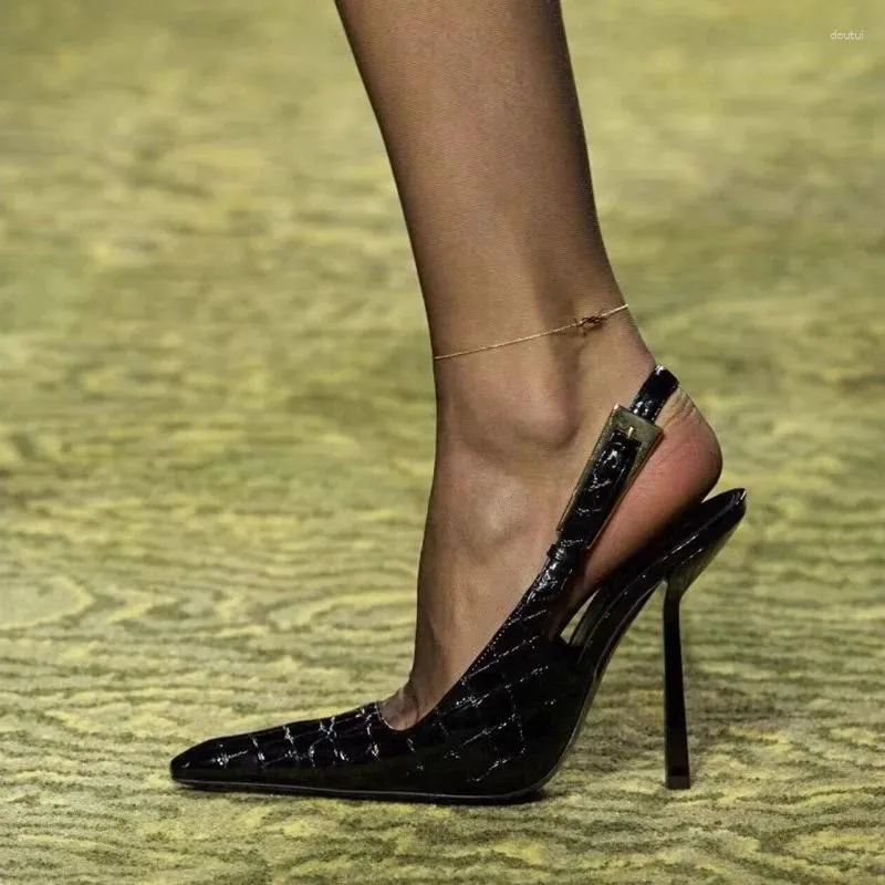 Elbise ayakkabıları büyük sivri uçlu slingback kadın pompalar 10 cm altın stiletto yüksek topuklu toka kayış sığları kutlayan akşam siyahı