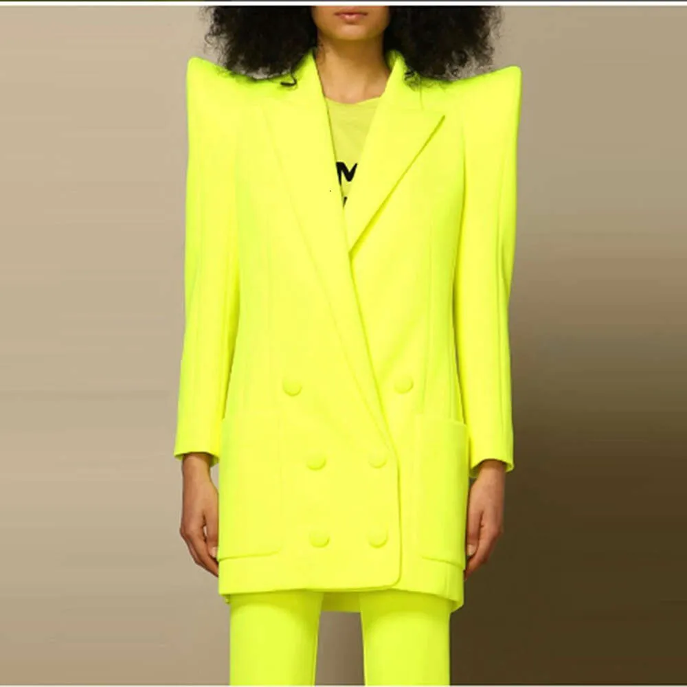 女性用ジャケットパーソナライズされたシルエット、肩をすくめるダブル胸の中間長さのスーツジャケット、蛍光黄色