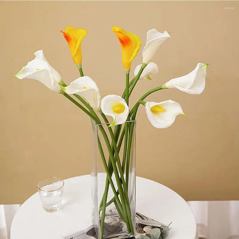 Fleurs décoratives 67 cm Calla Lily Lily Long Branch Pu Half Bloom Fleur pour la décoration de fête Tableau d'accueil en général Mariage